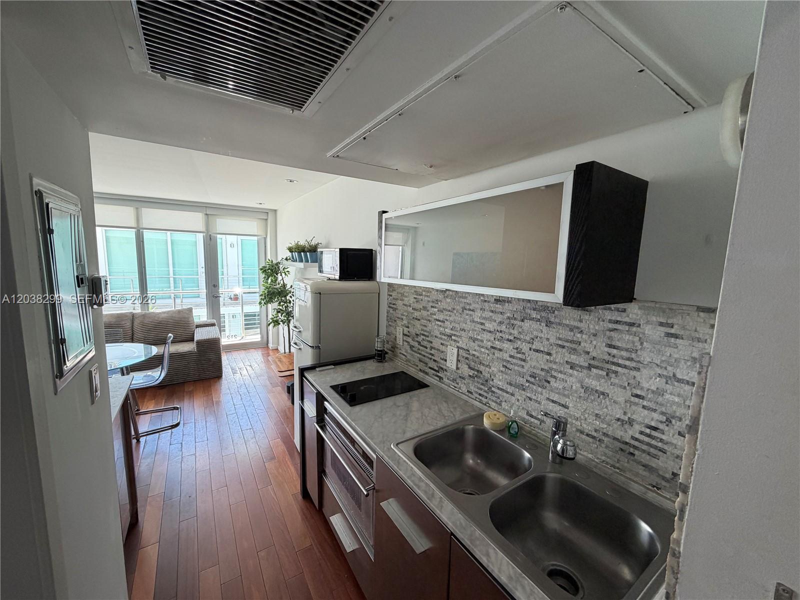 1601 West Ave # 212