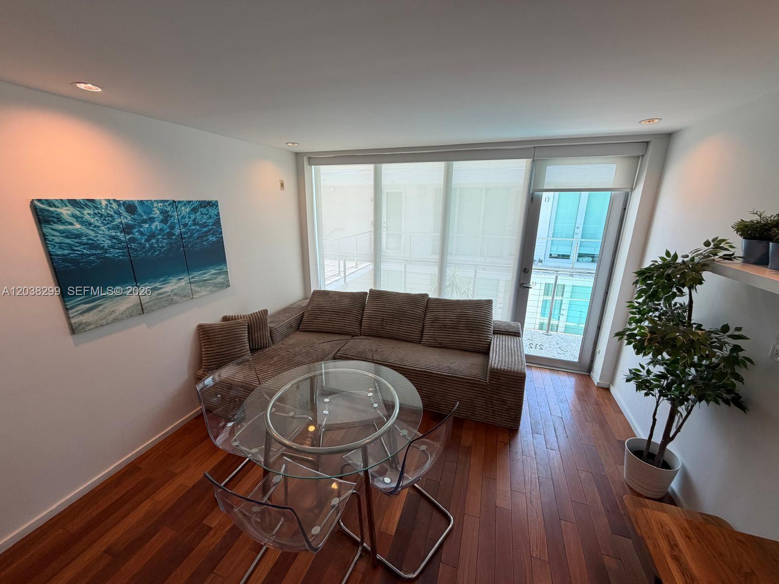 1601 West Ave # 212