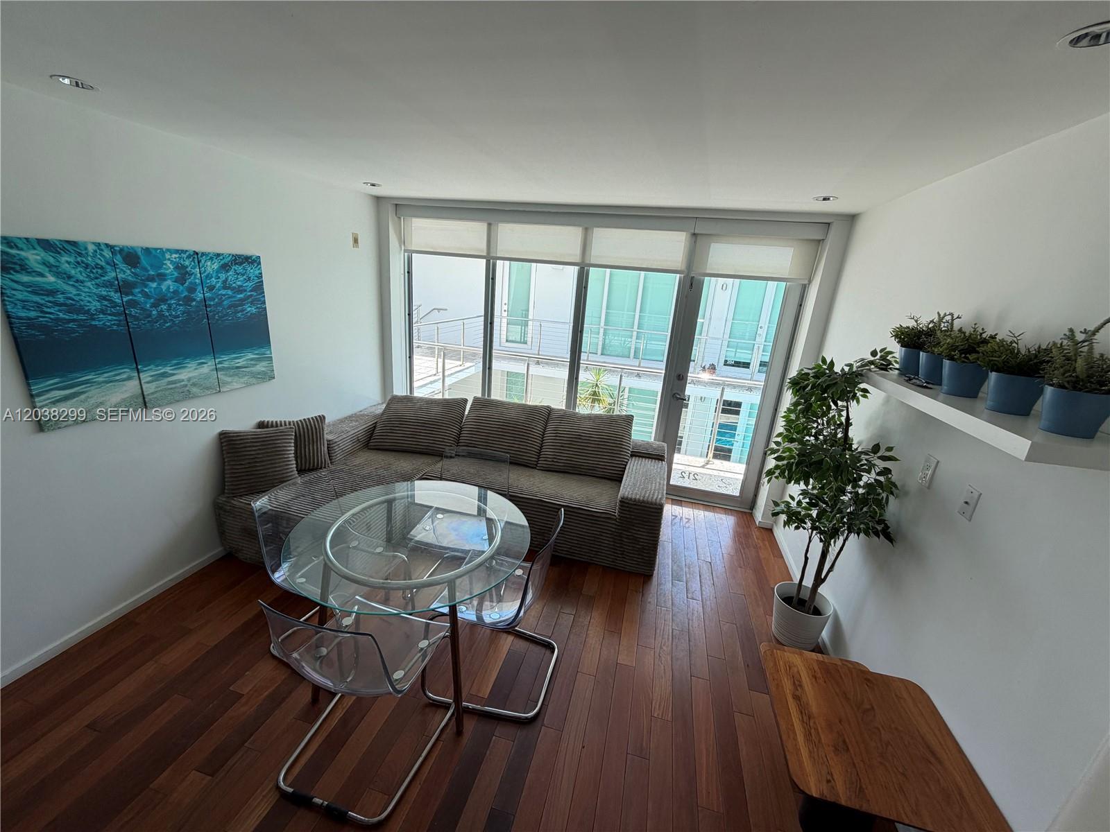 1601 West Ave # 212