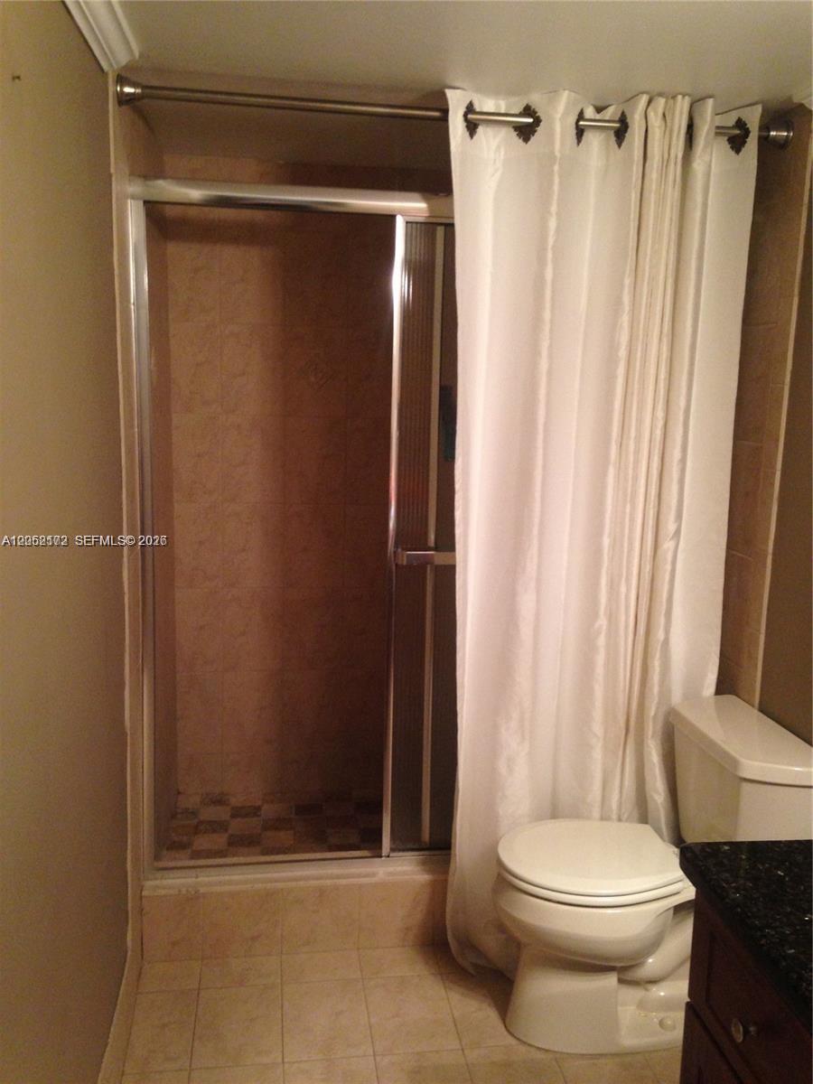 1800 Collins Ave # 17A