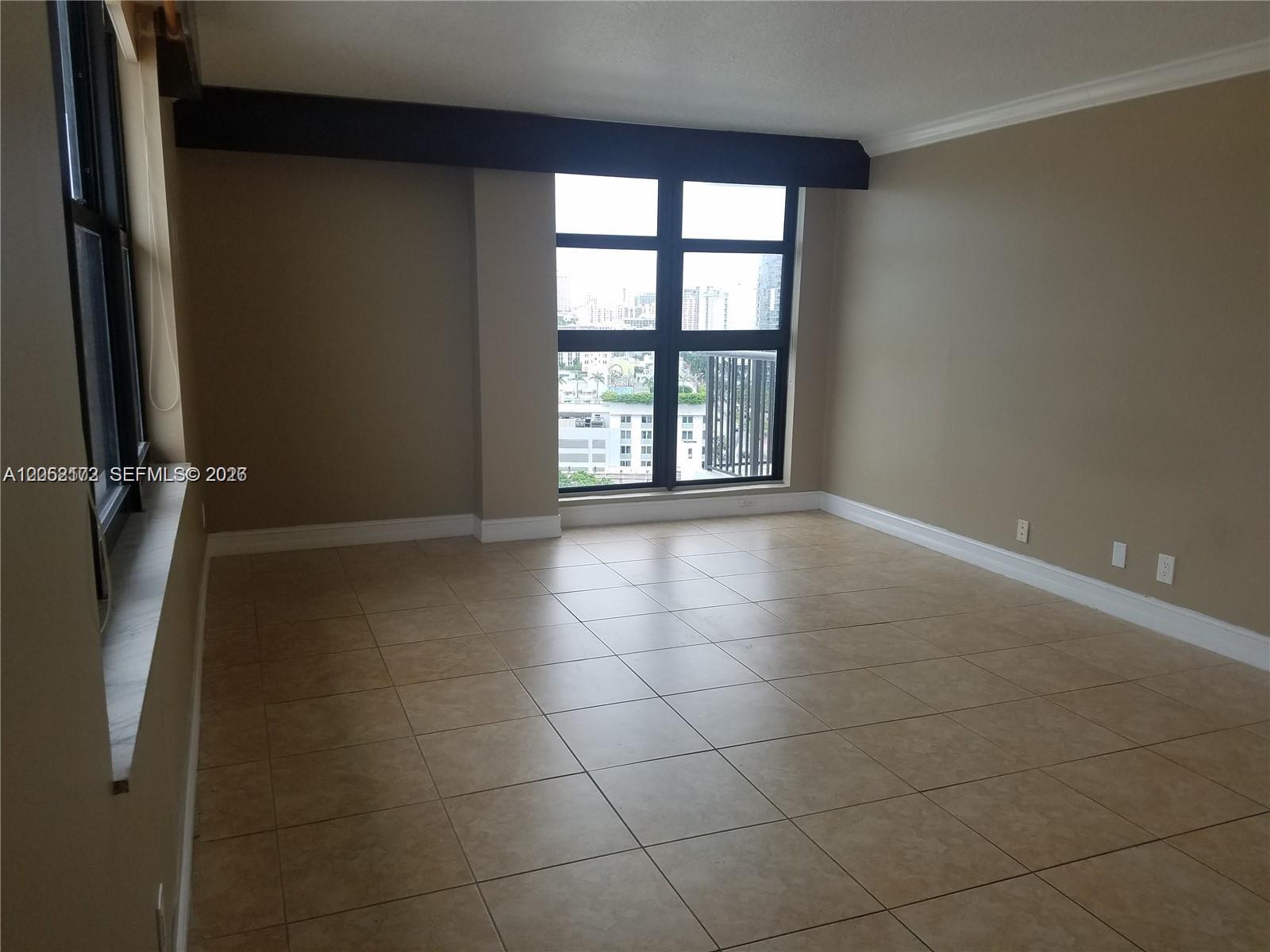 1800 Collins Ave # 17A