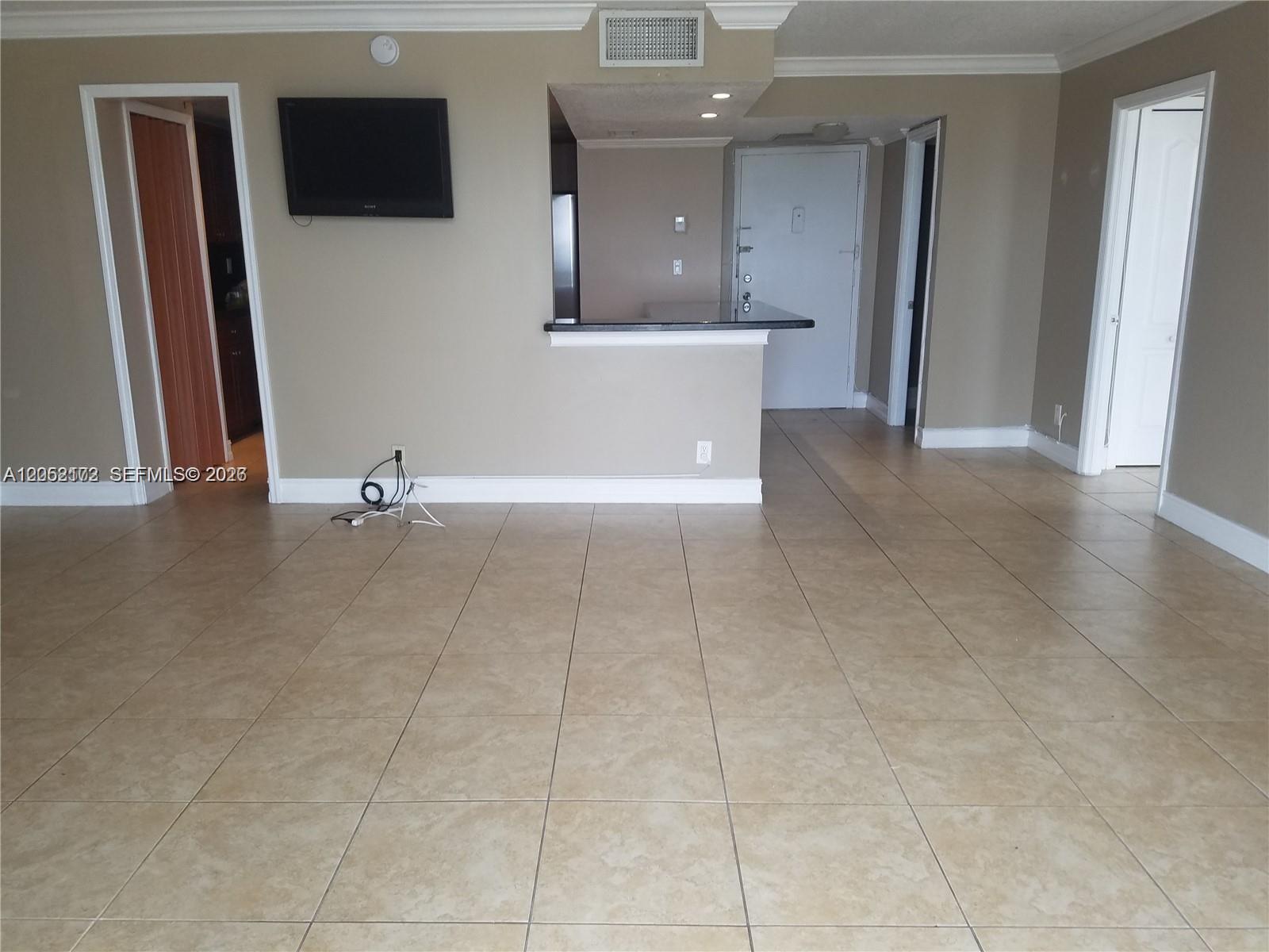 1800 Collins Ave # 17A