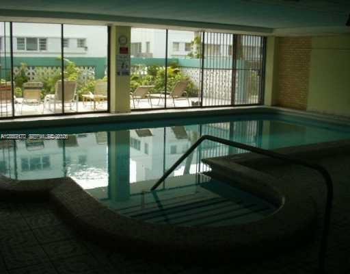 1800 Collins Ave # 17A
