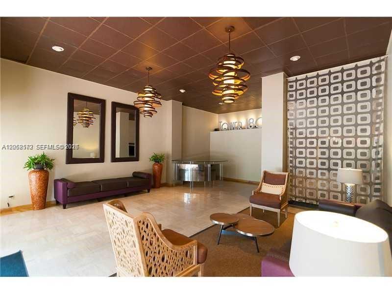 1800 Collins Ave # 17A