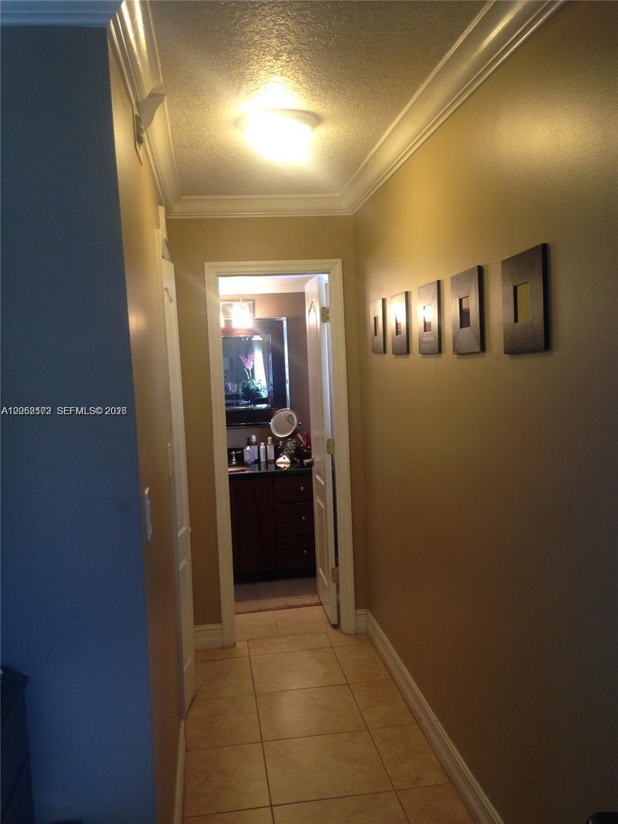 1800 Collins Ave # 17A