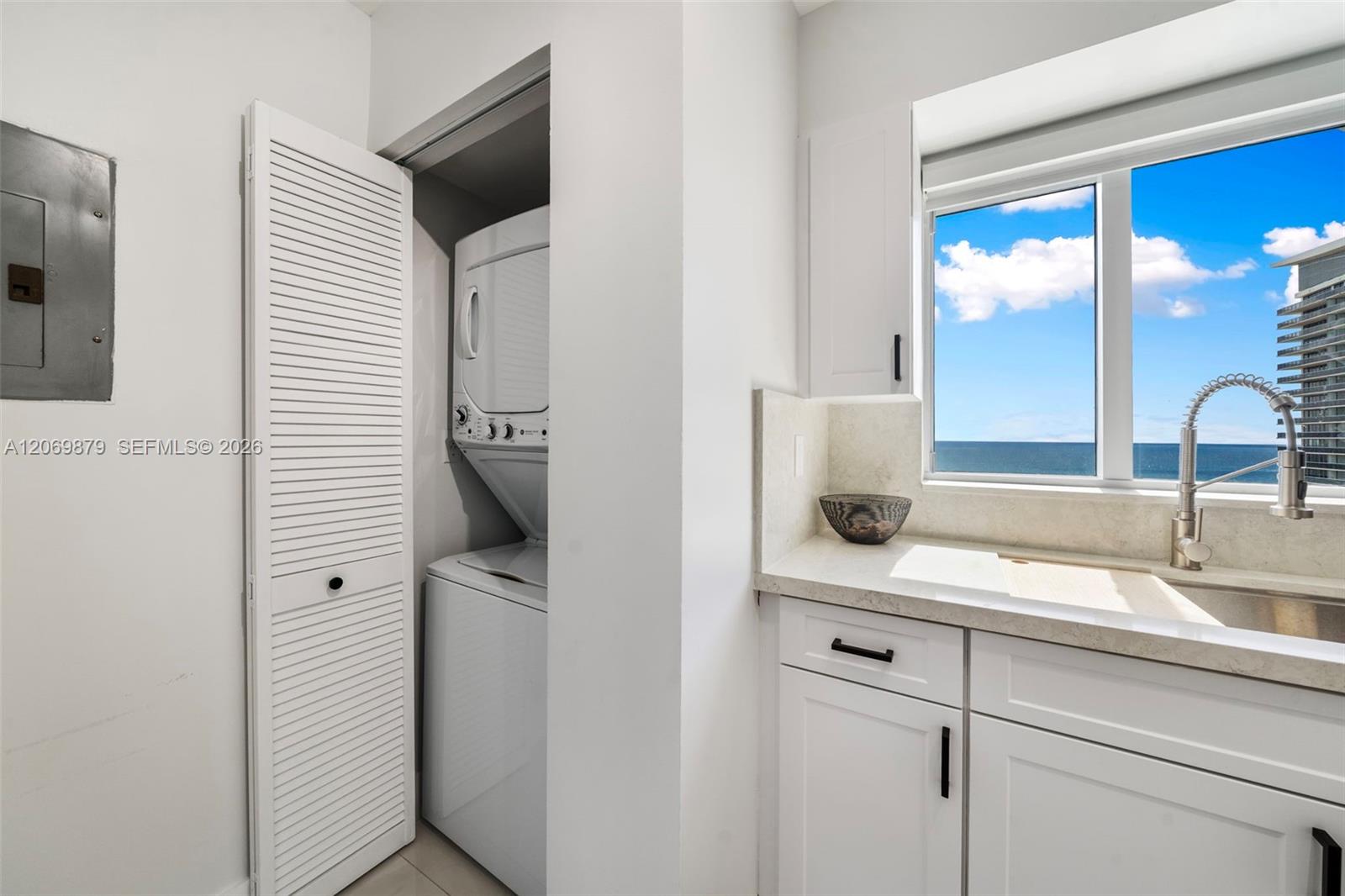 5900 Collins Ave # 1204
