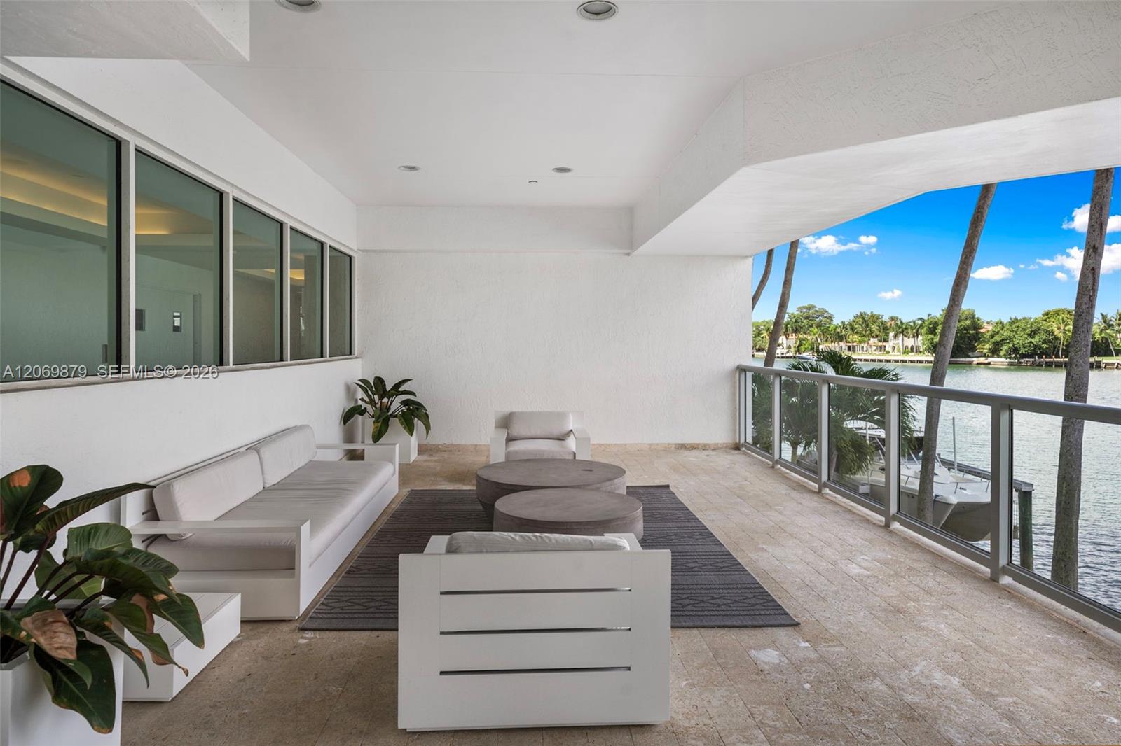 5900 Collins Ave # 1204