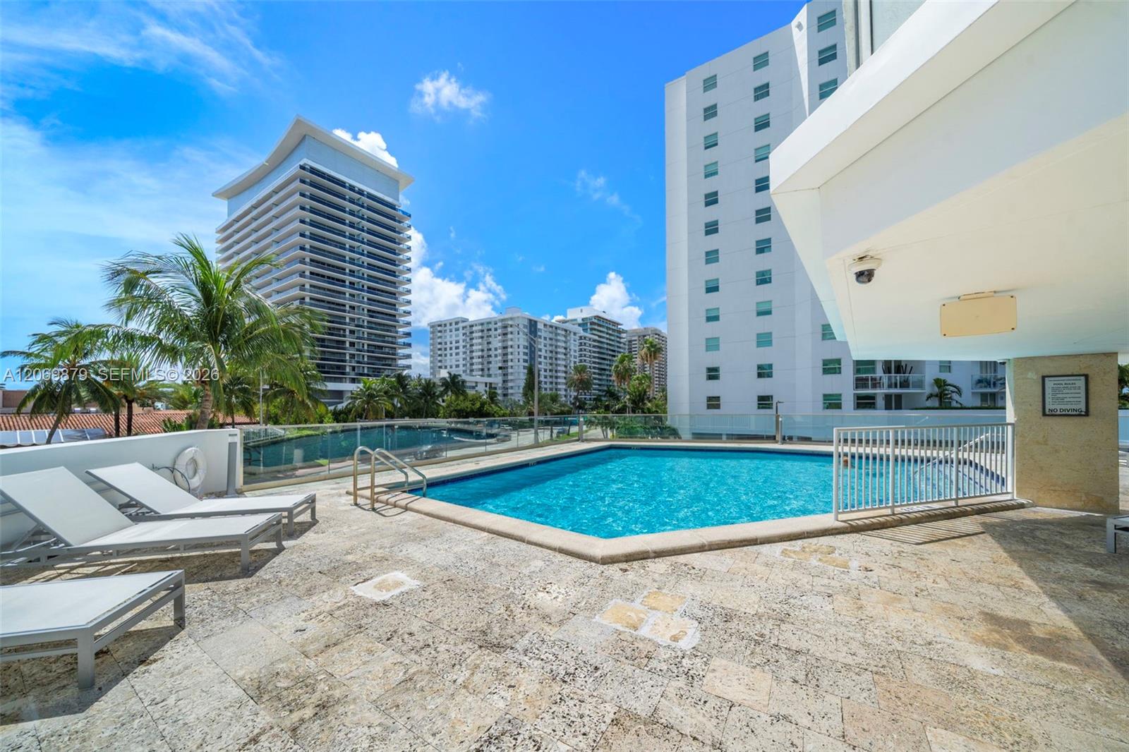 5900 Collins Ave # 1204
