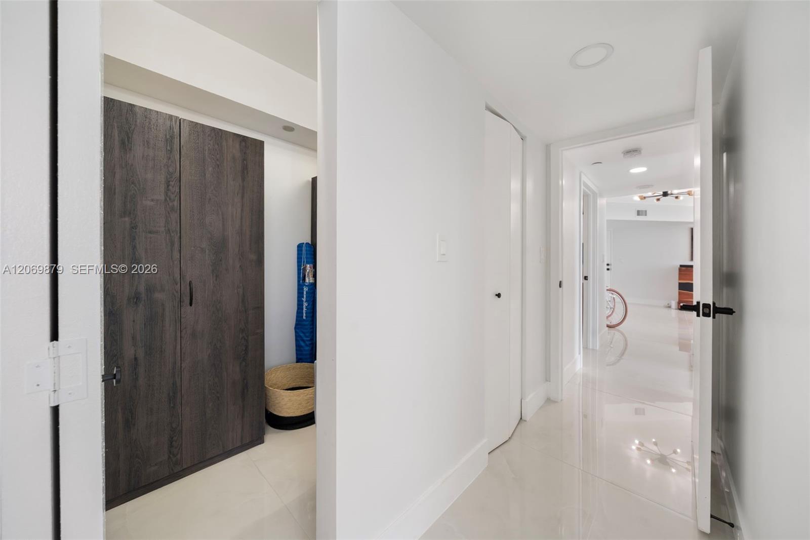 5900 Collins Ave # 1204