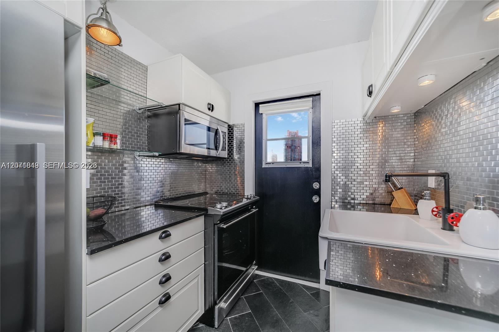 360 Meridian Ave # 6E