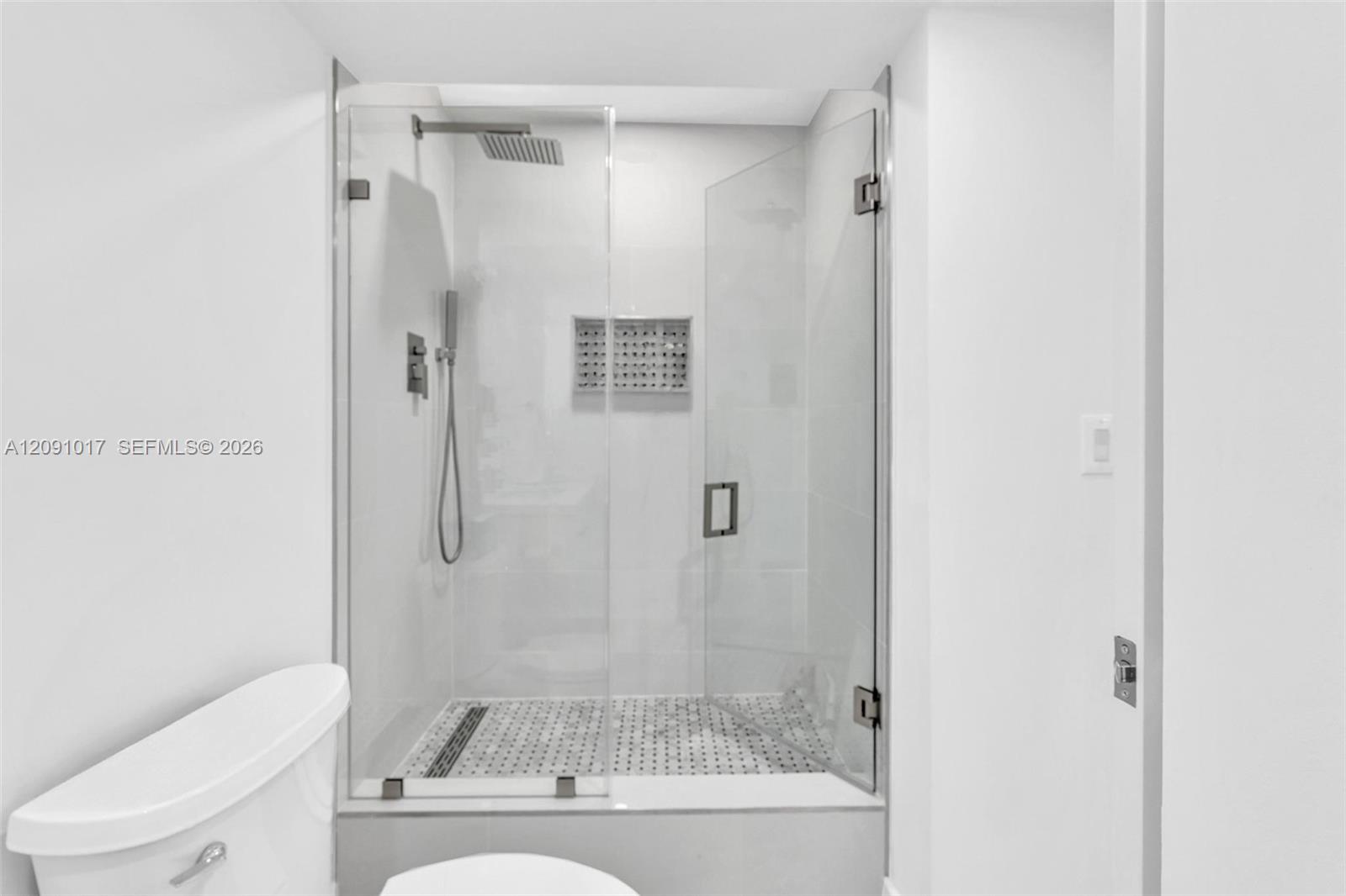 2625 Collins Ave # 1109