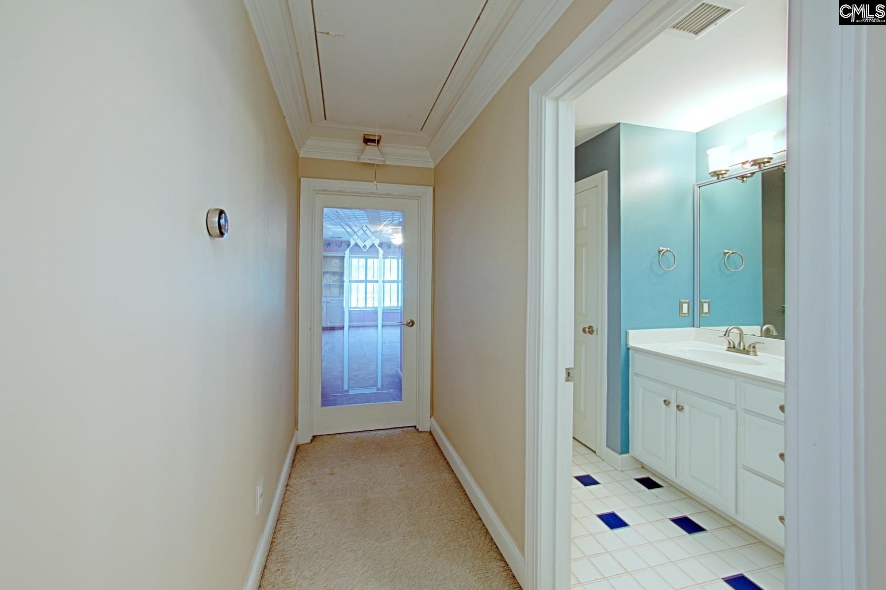 1 Oakmist Ct