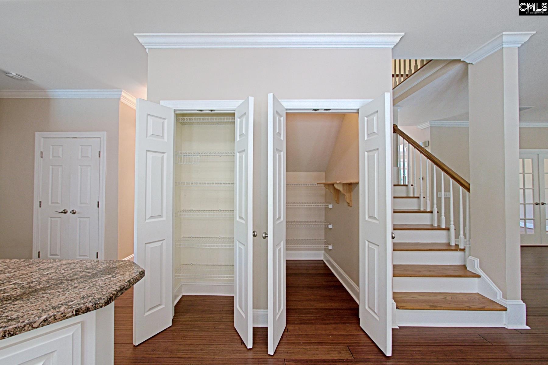 1 Oakmist Ct