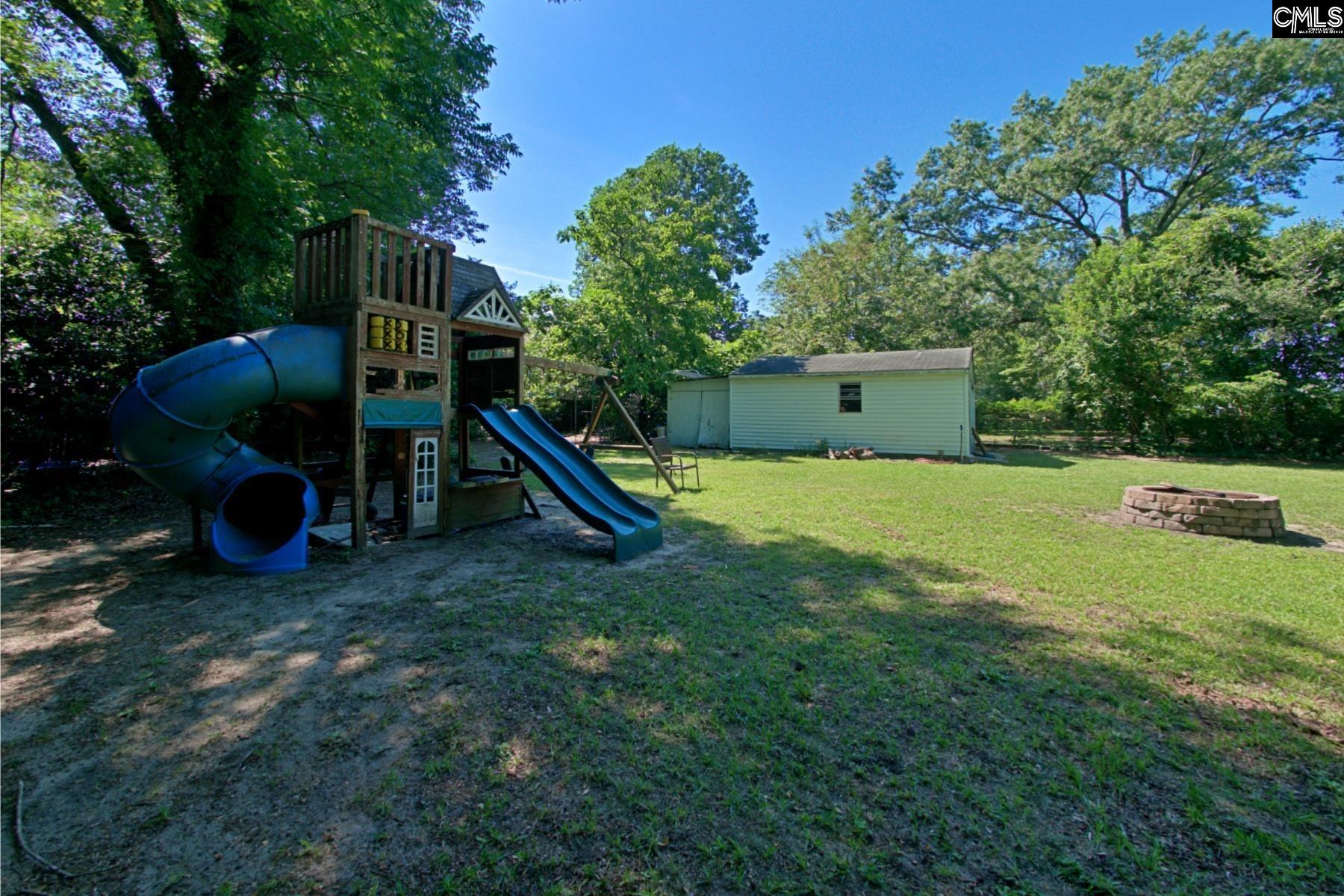 621 Hook Ave