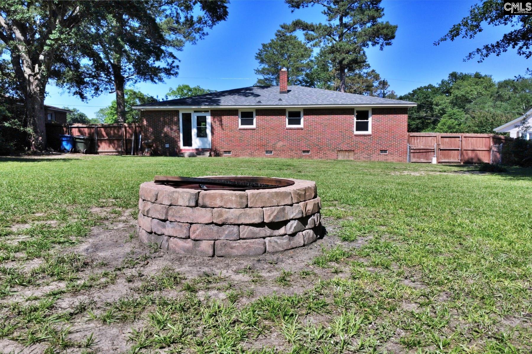 621 Hook Ave