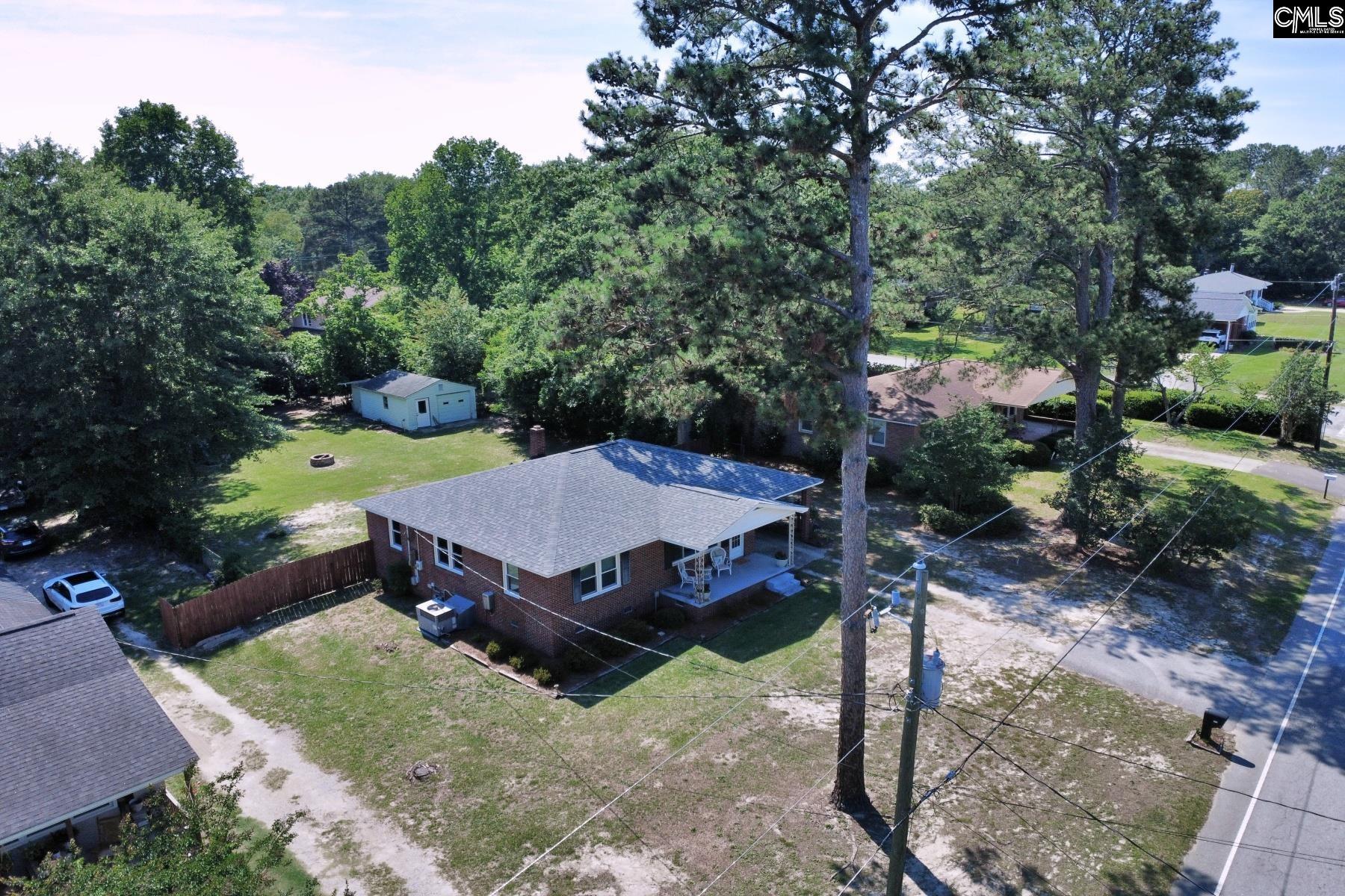 621 Hook Ave