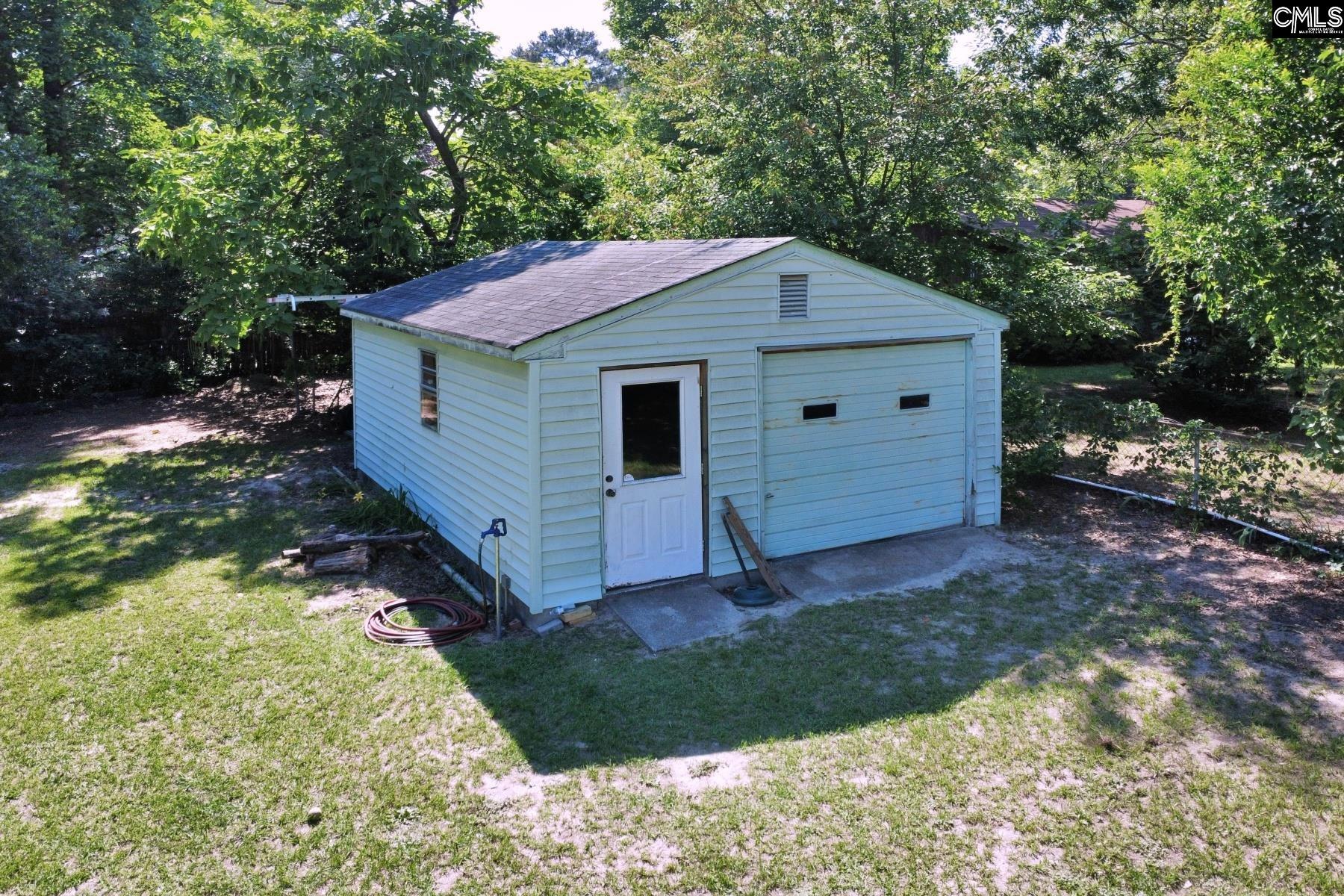 621 Hook Ave