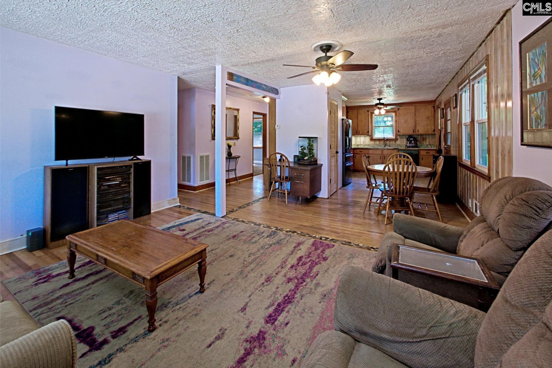 621 Hook Ave