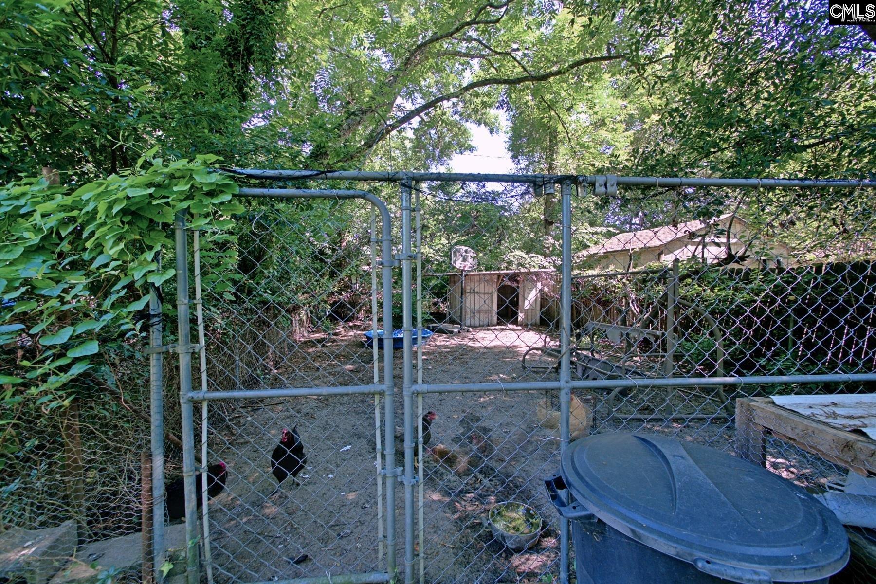 621 Hook Ave