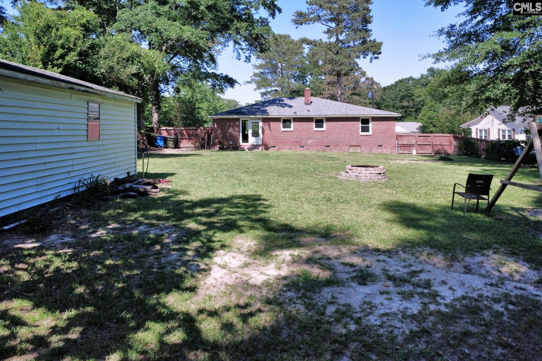 621 Hook Ave