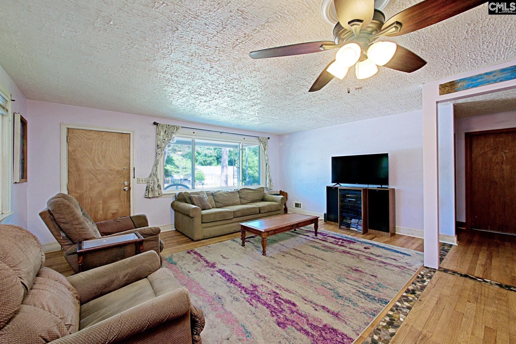 621 Hook Ave