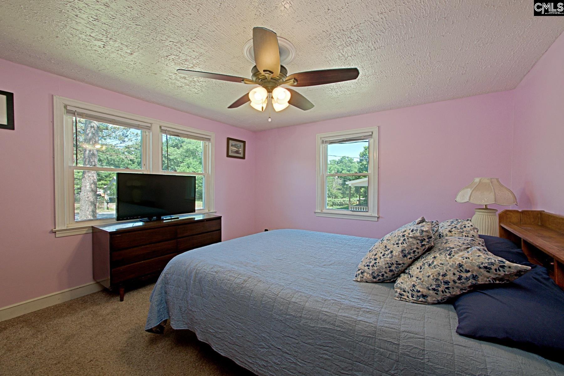 621 Hook Ave