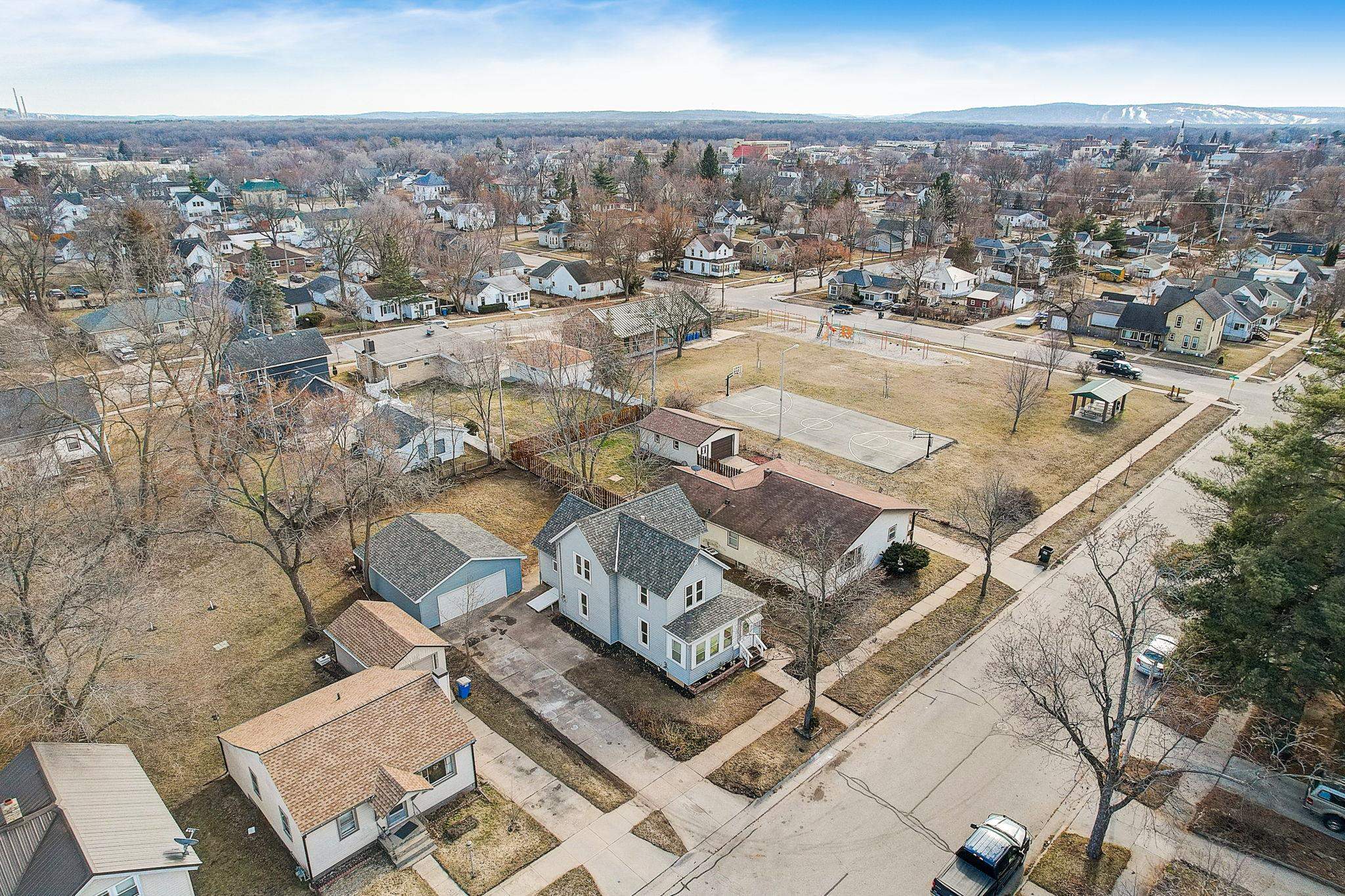 416 E Carroll Street