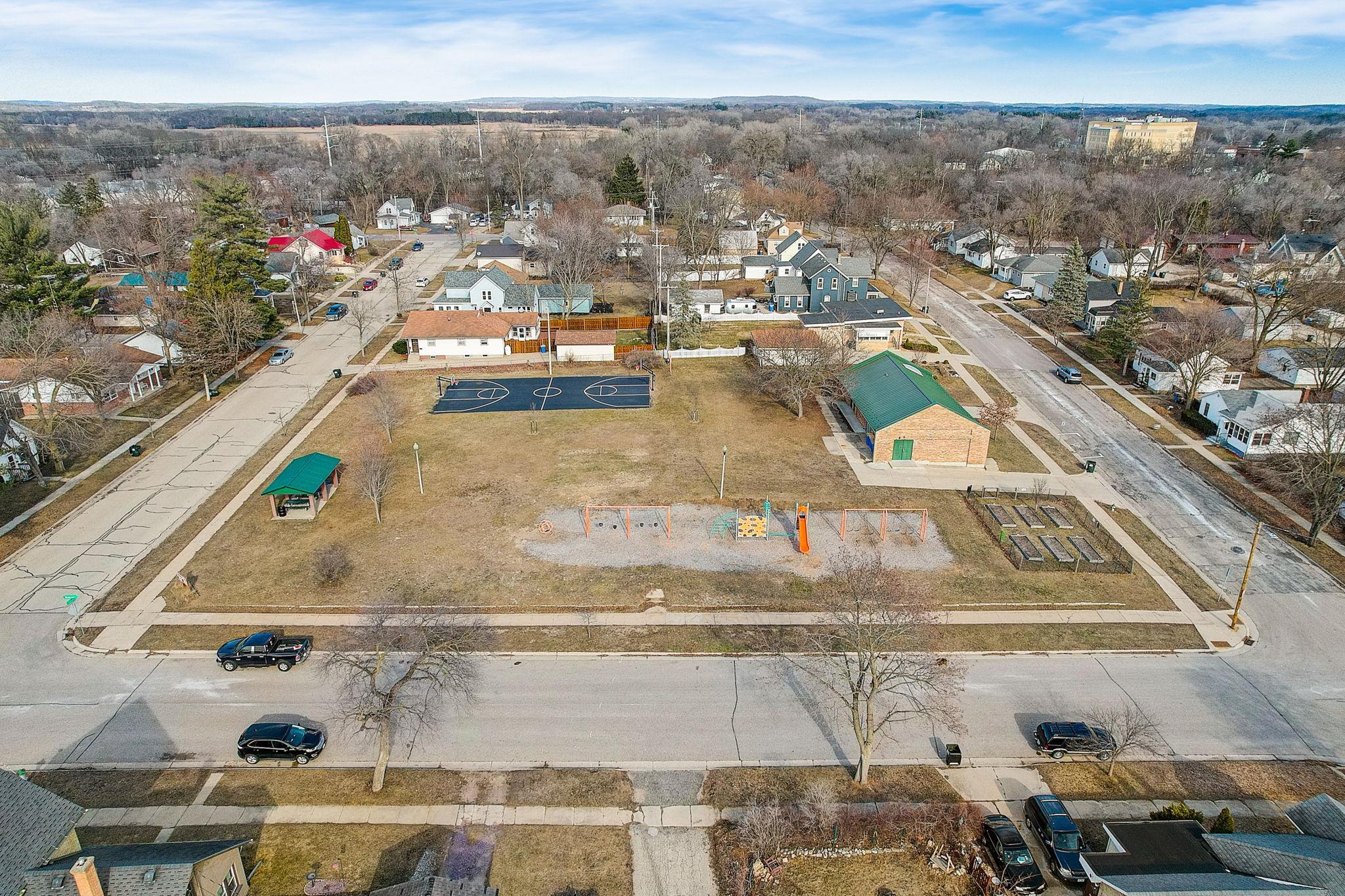 416 E Carroll Street