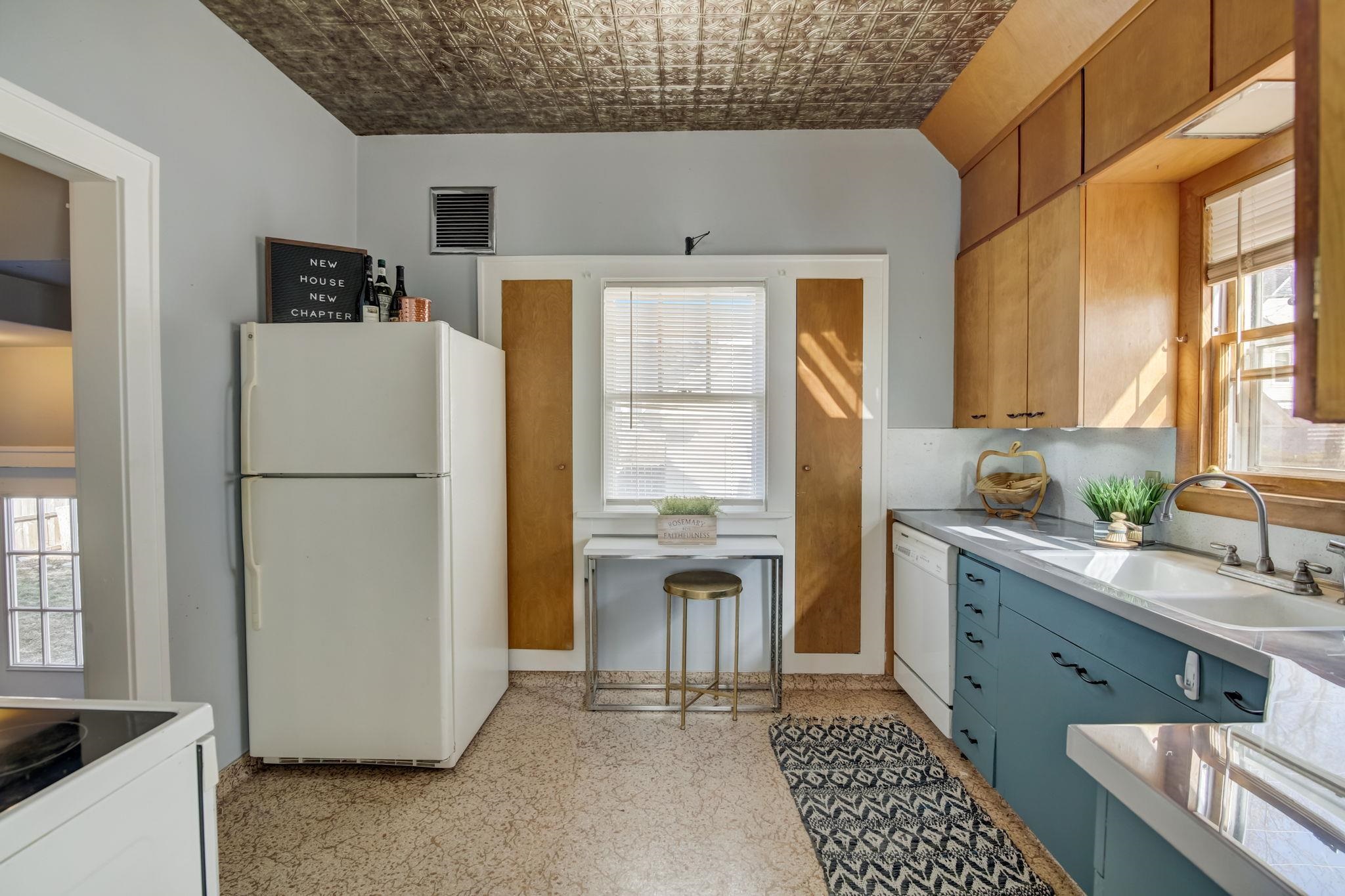 609 W Edgewater Street