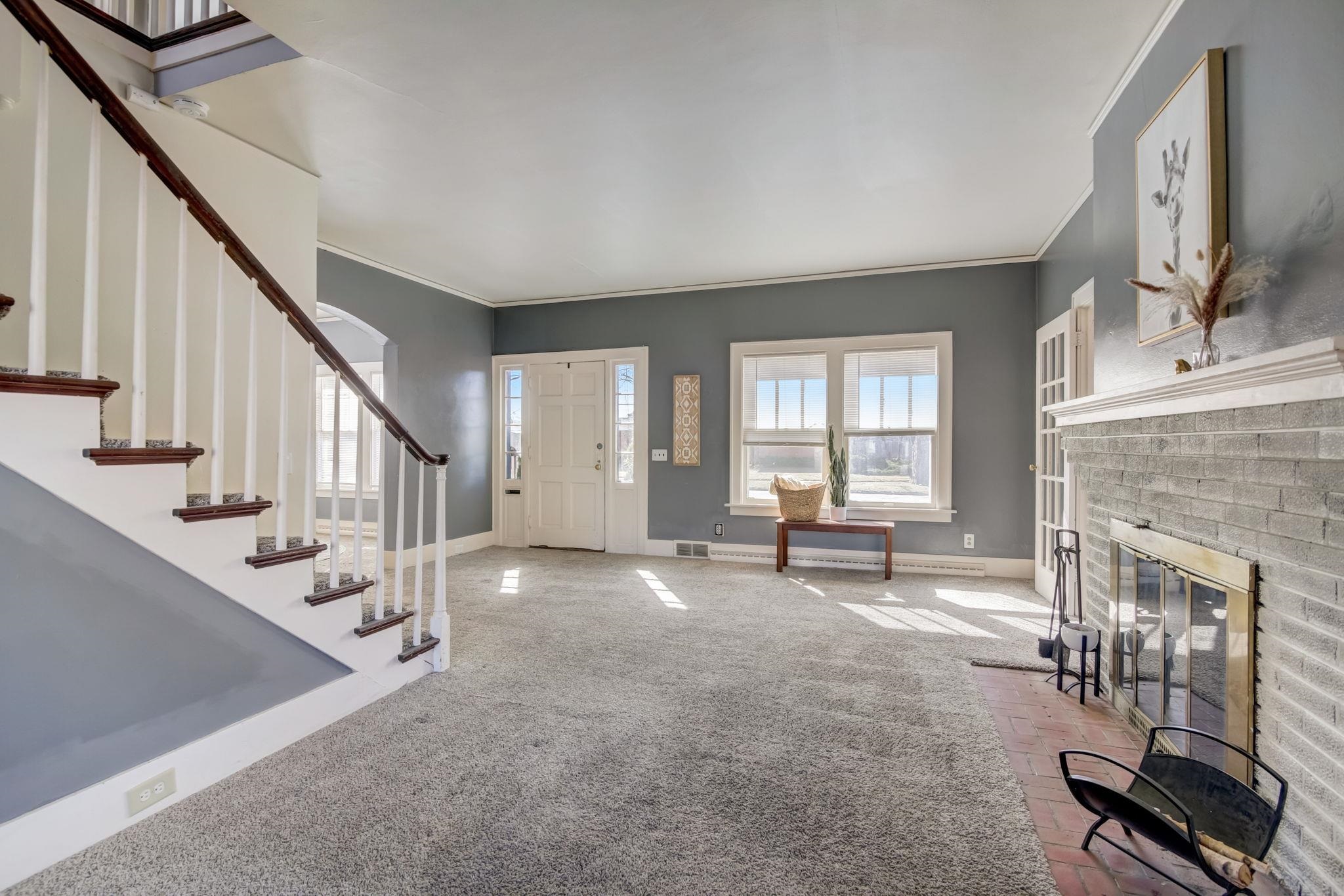 609 W Edgewater Street