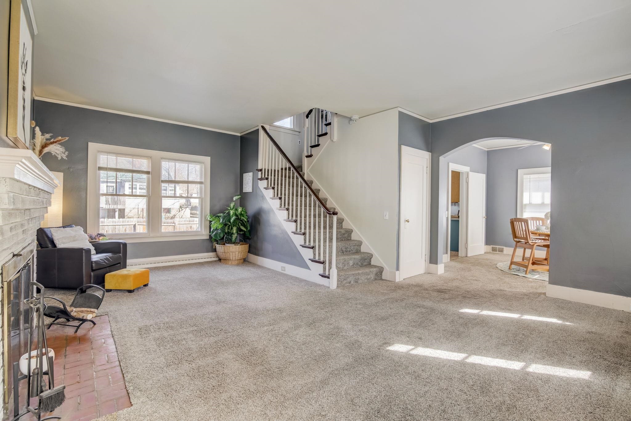 609 W Edgewater Street