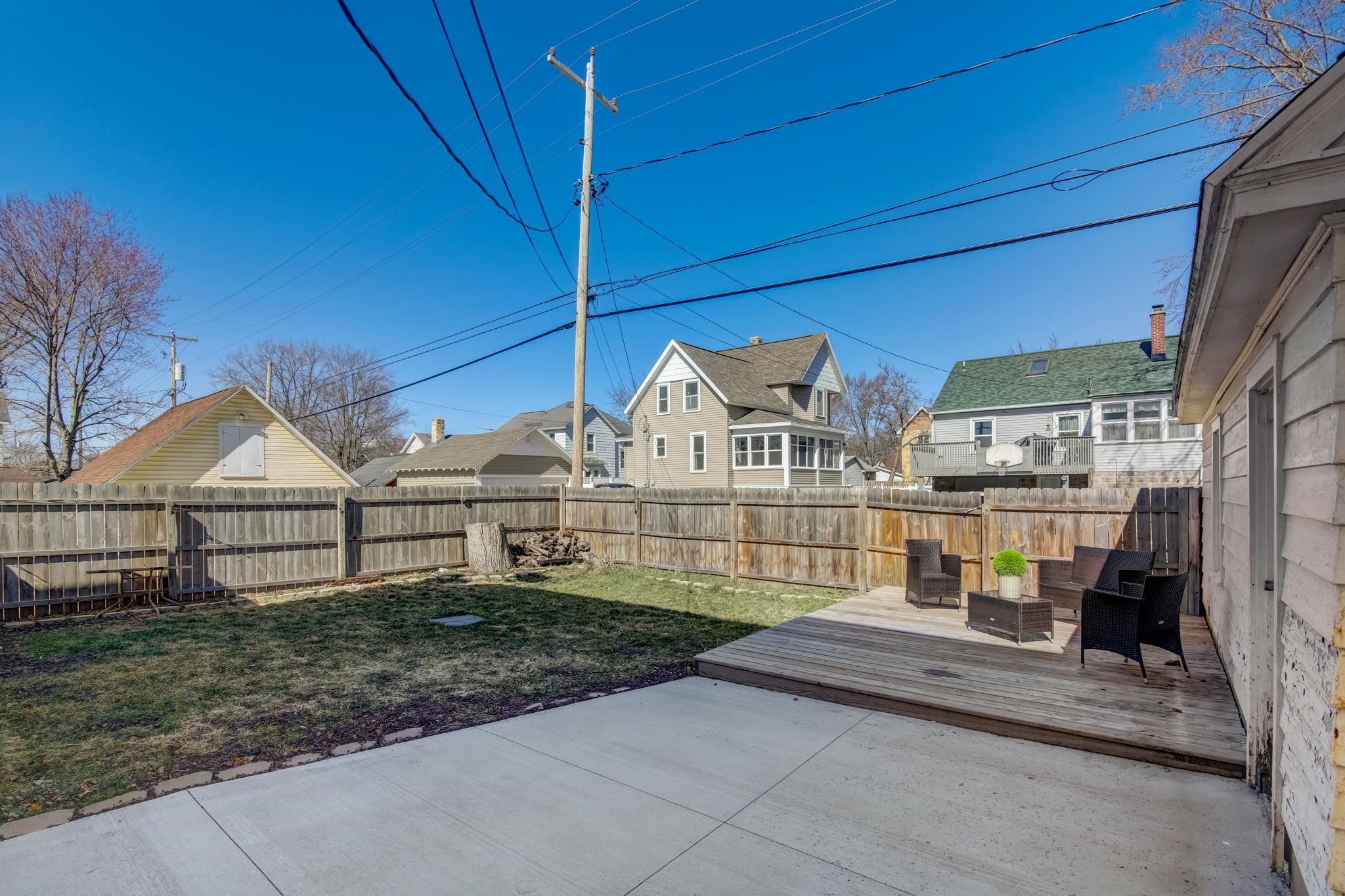 609 W Edgewater Street