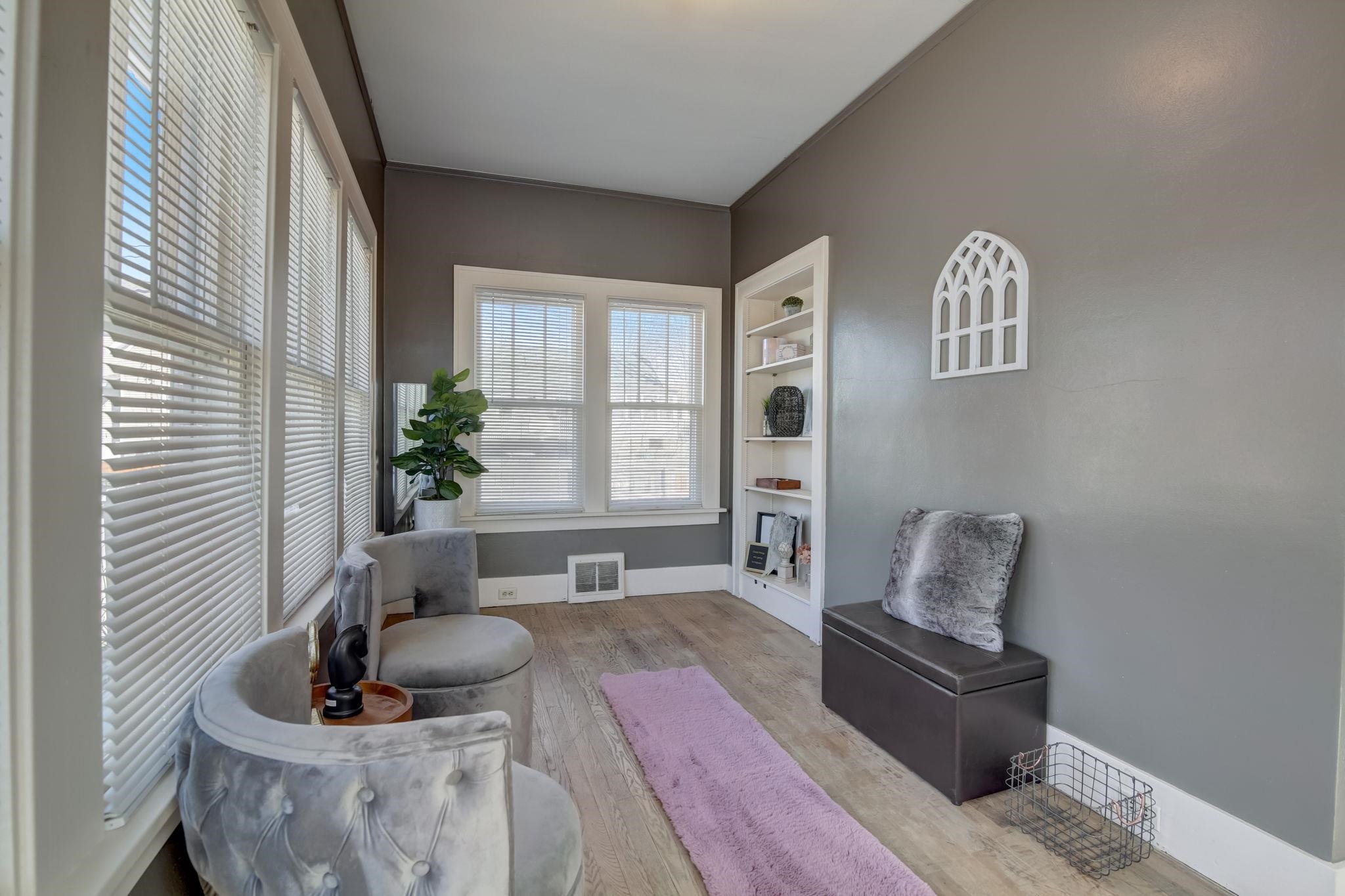 609 W Edgewater Street