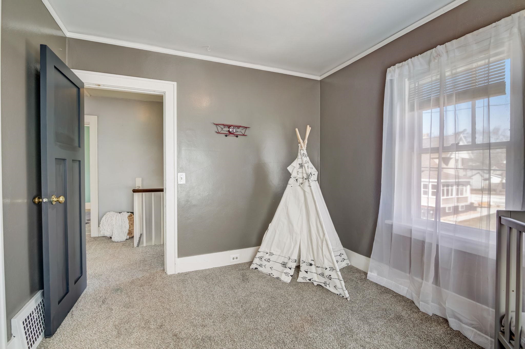 609 W Edgewater Street