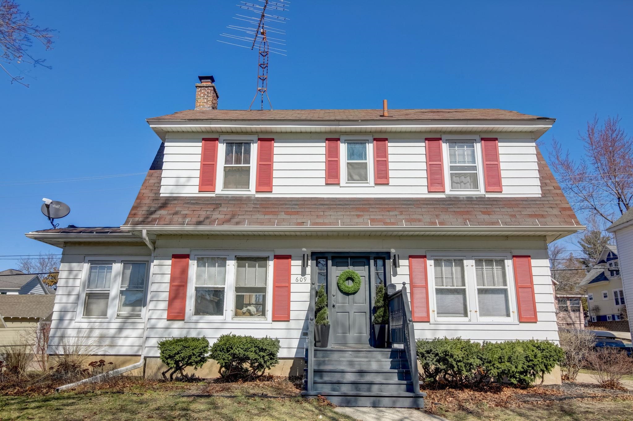 609 W Edgewater Street