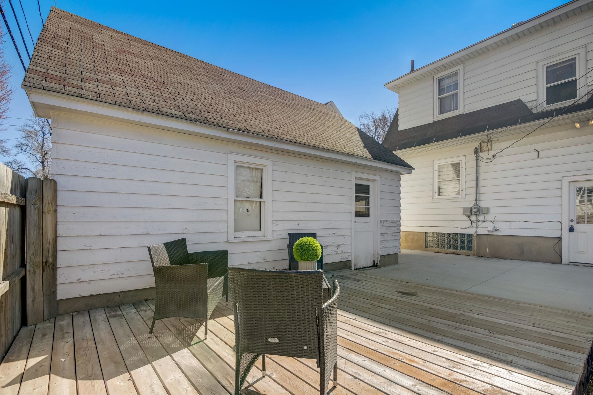 609 W Edgewater Street