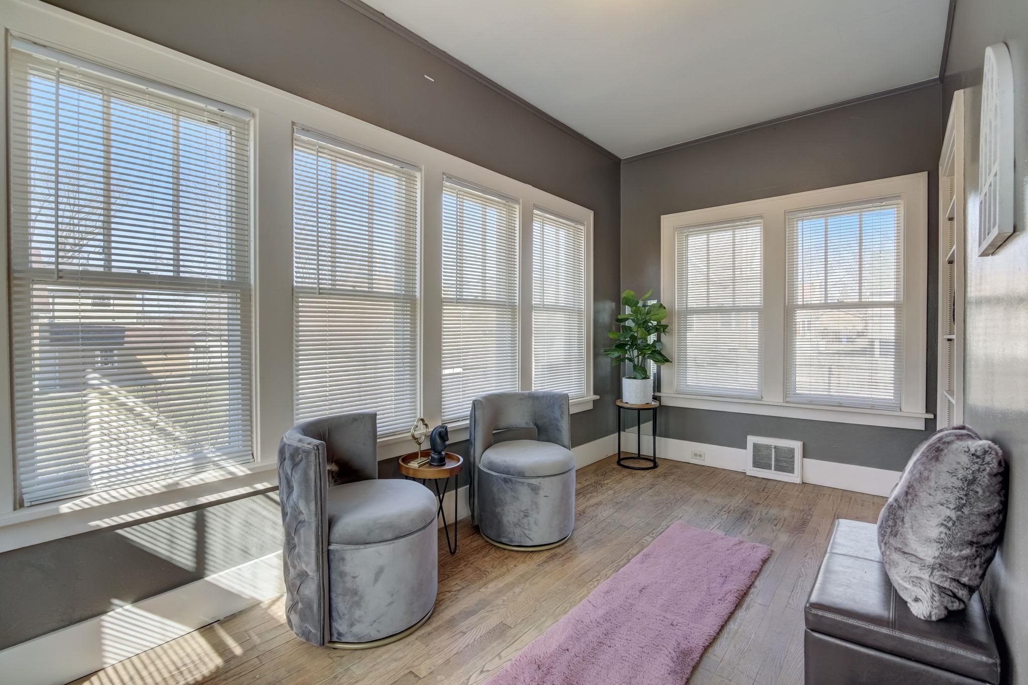 609 W Edgewater Street