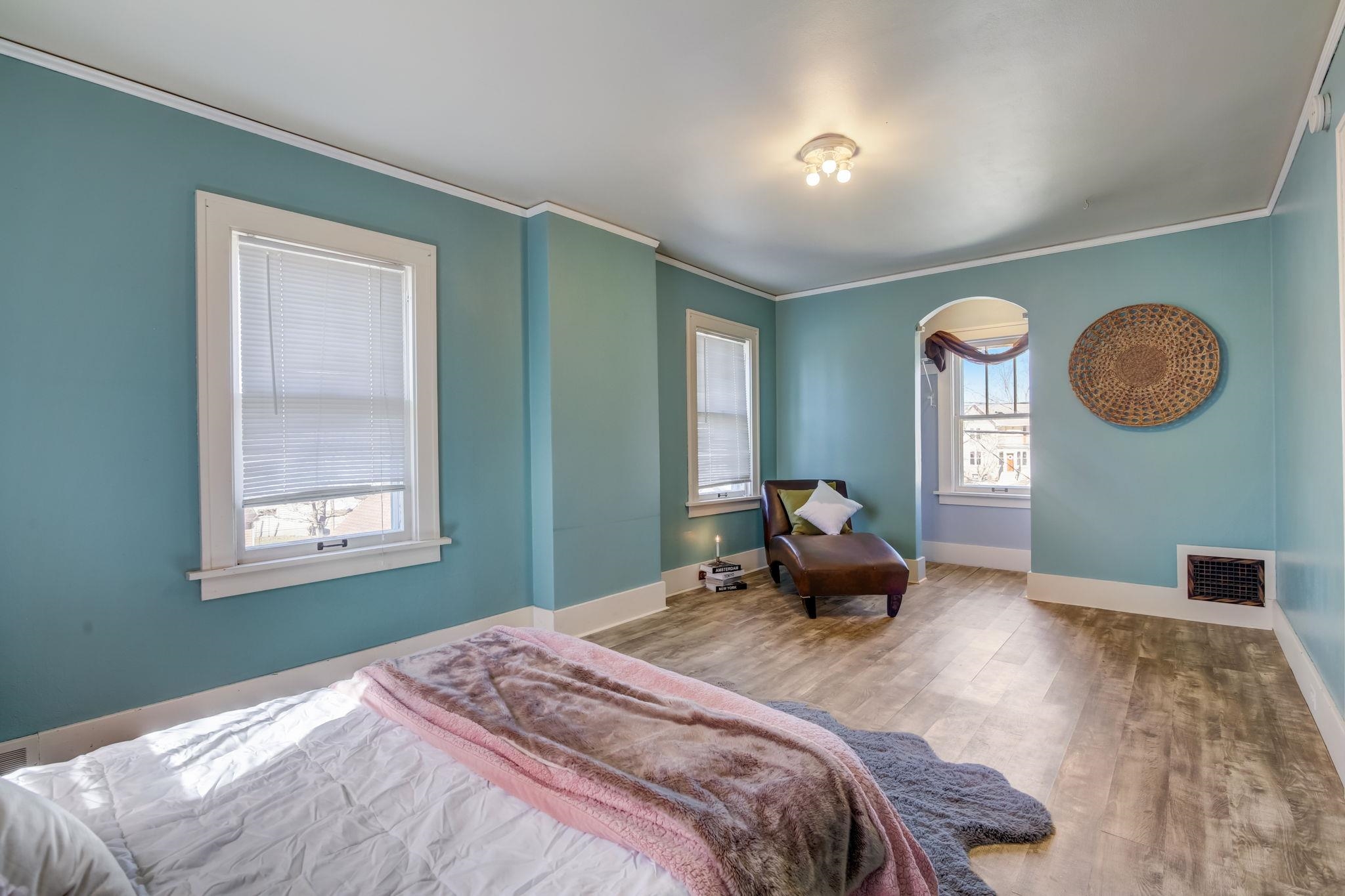 609 W Edgewater Street