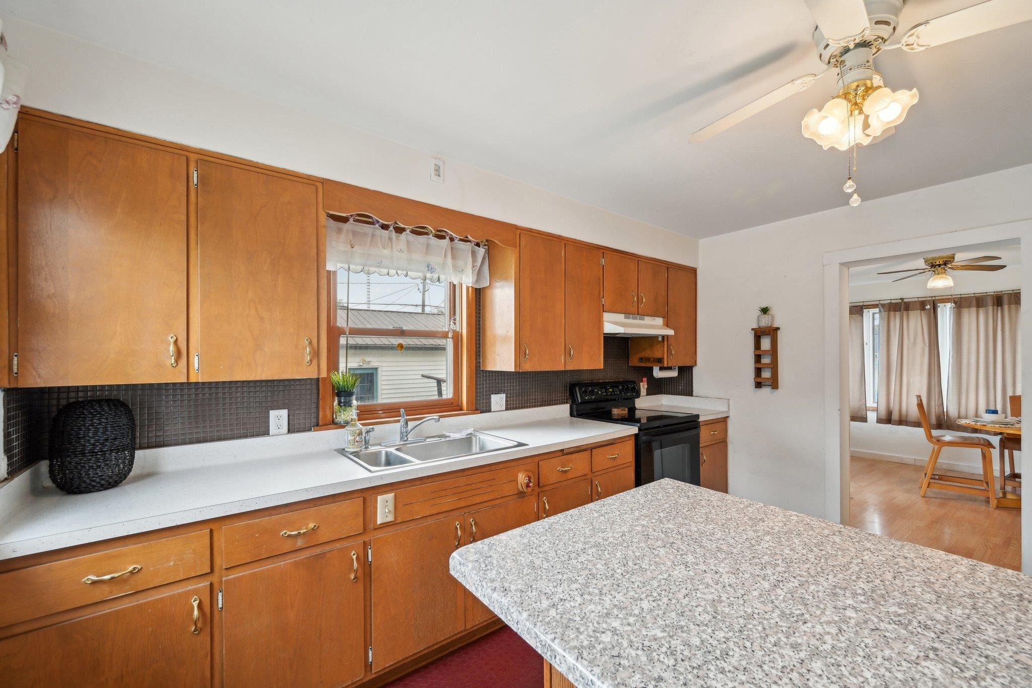 128 E Franklin Street