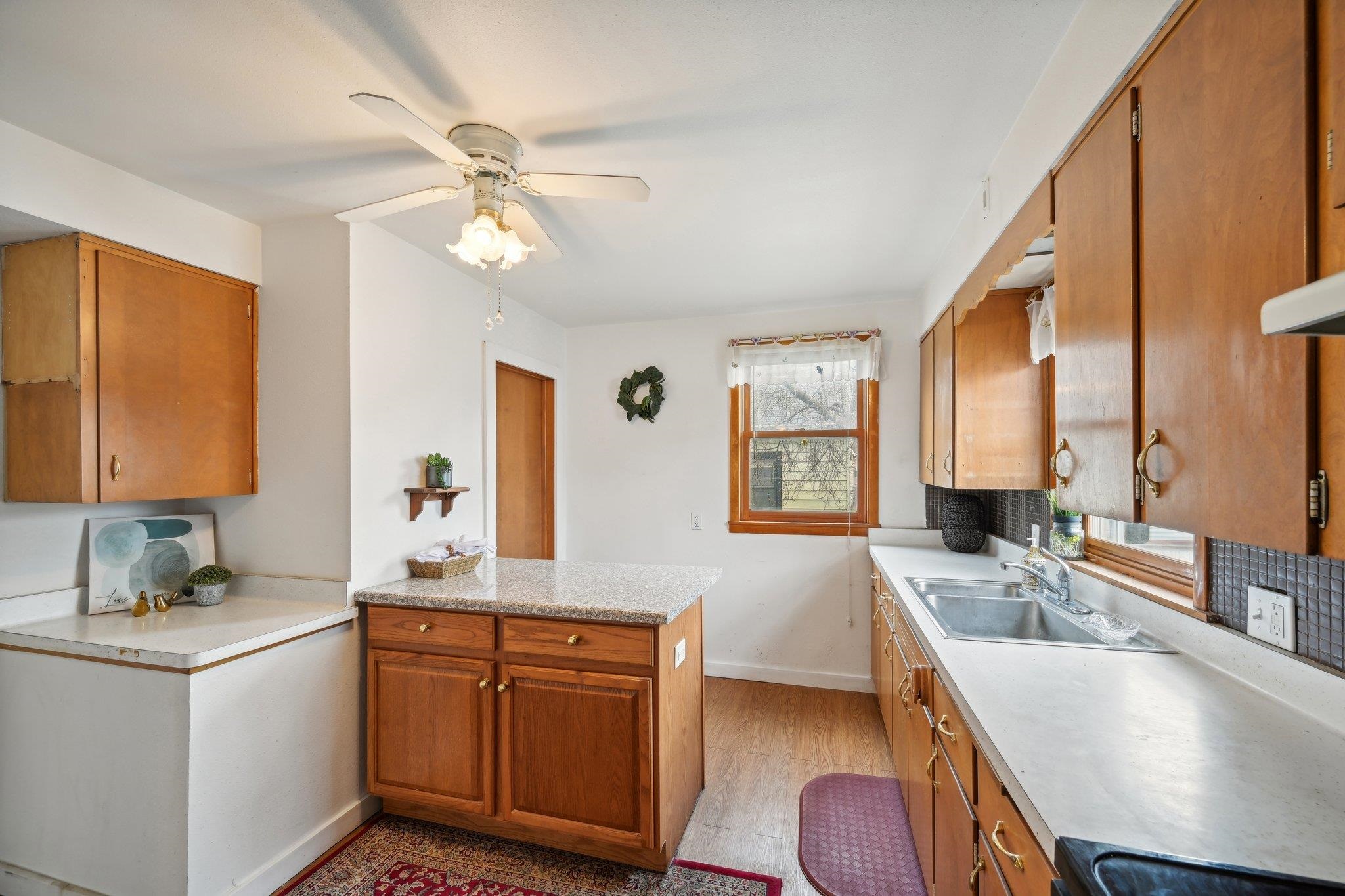 128 E Franklin Street