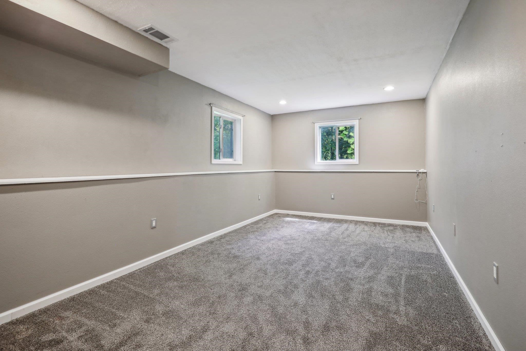 123 W Prairie Street