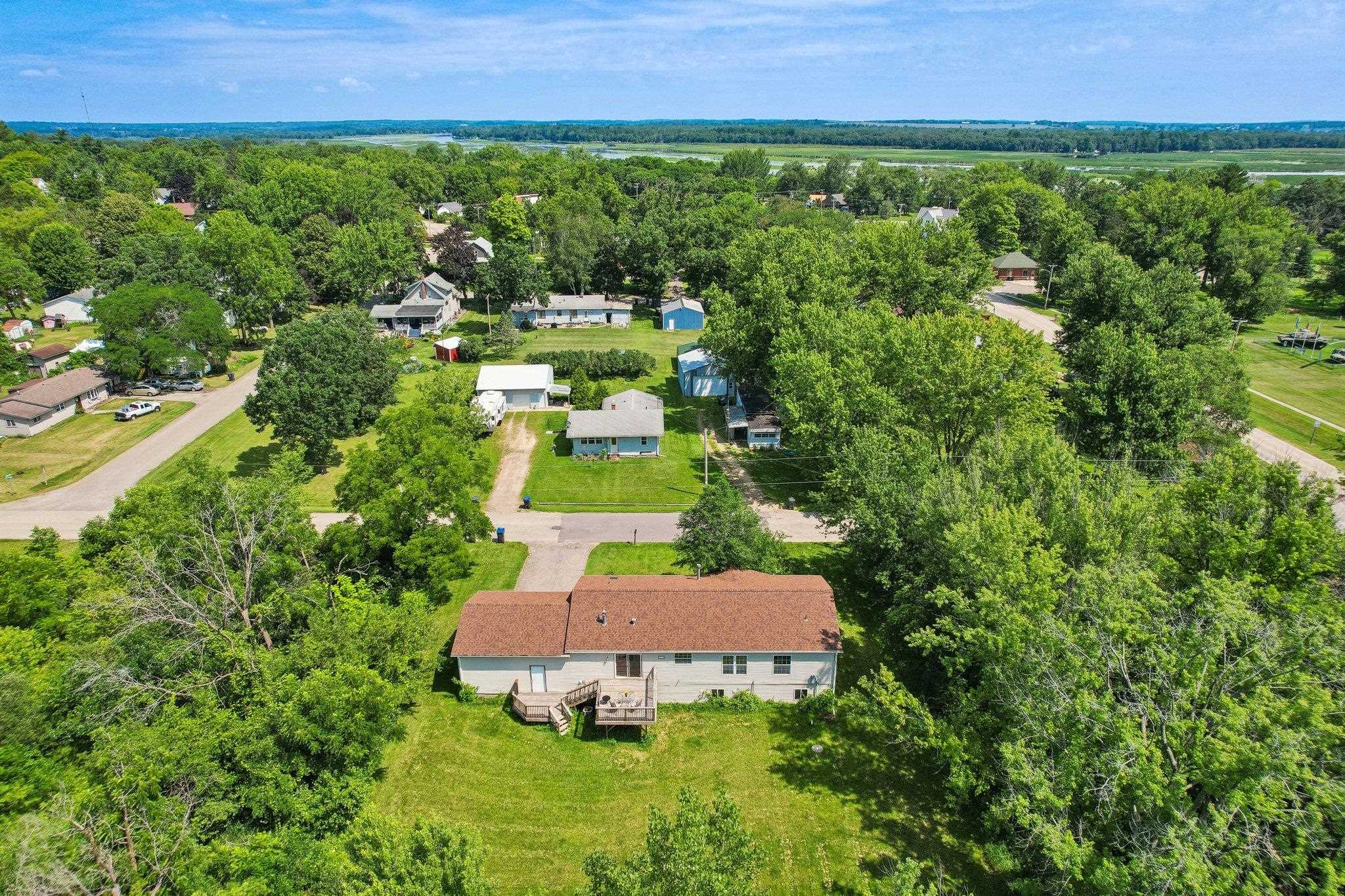 123 W Prairie Street