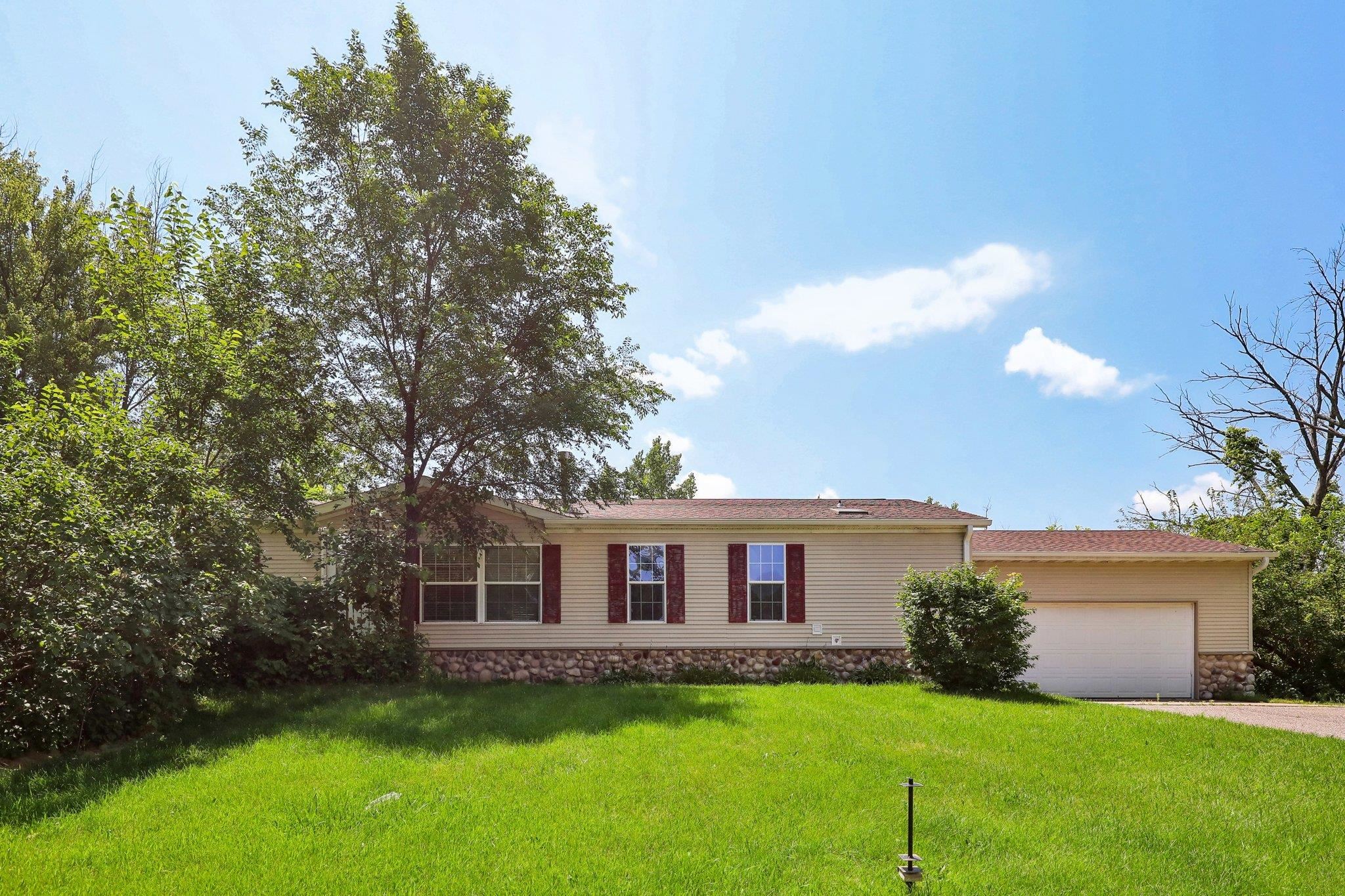 123 W Prairie Street