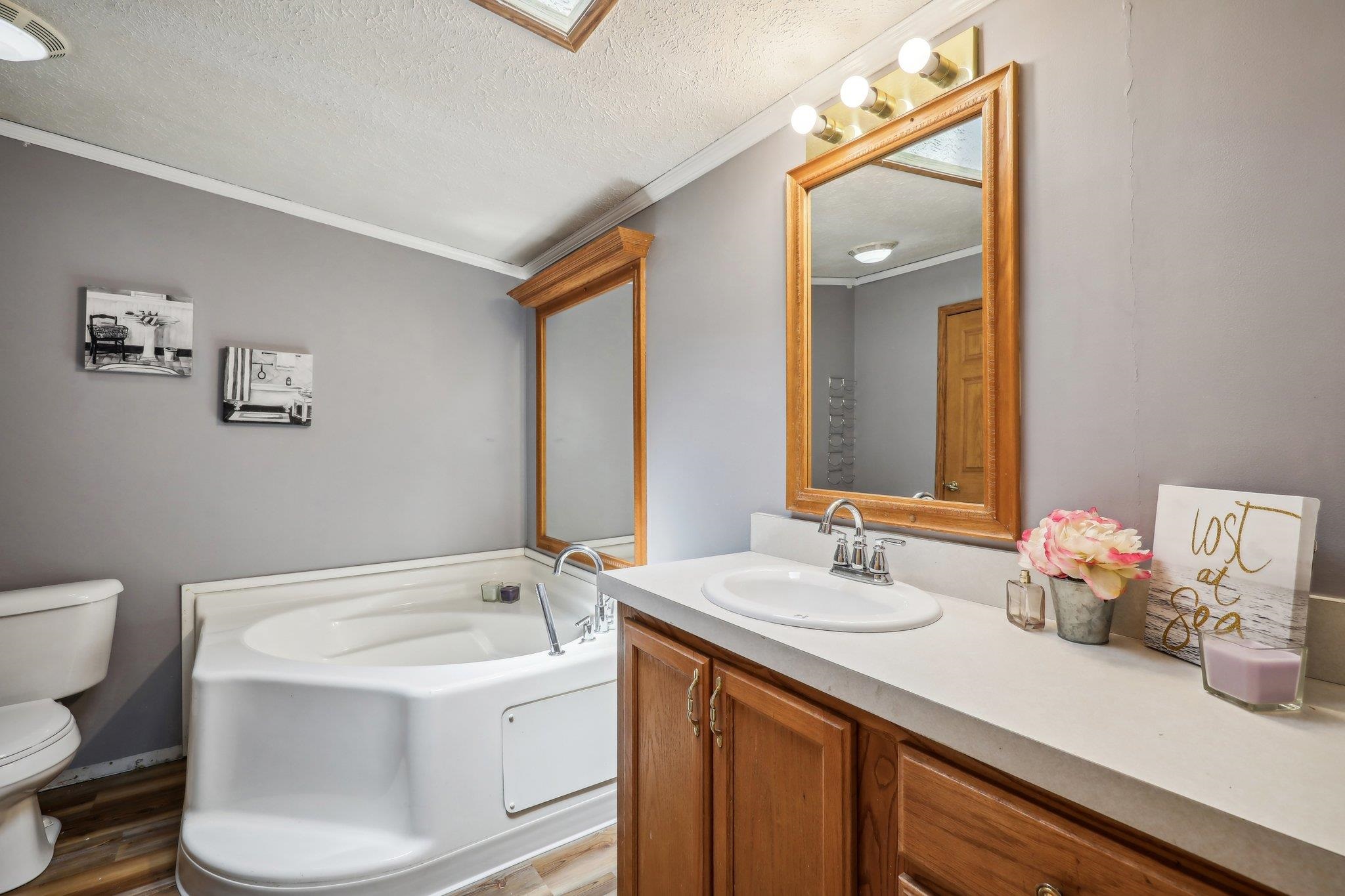 123 W Prairie Street