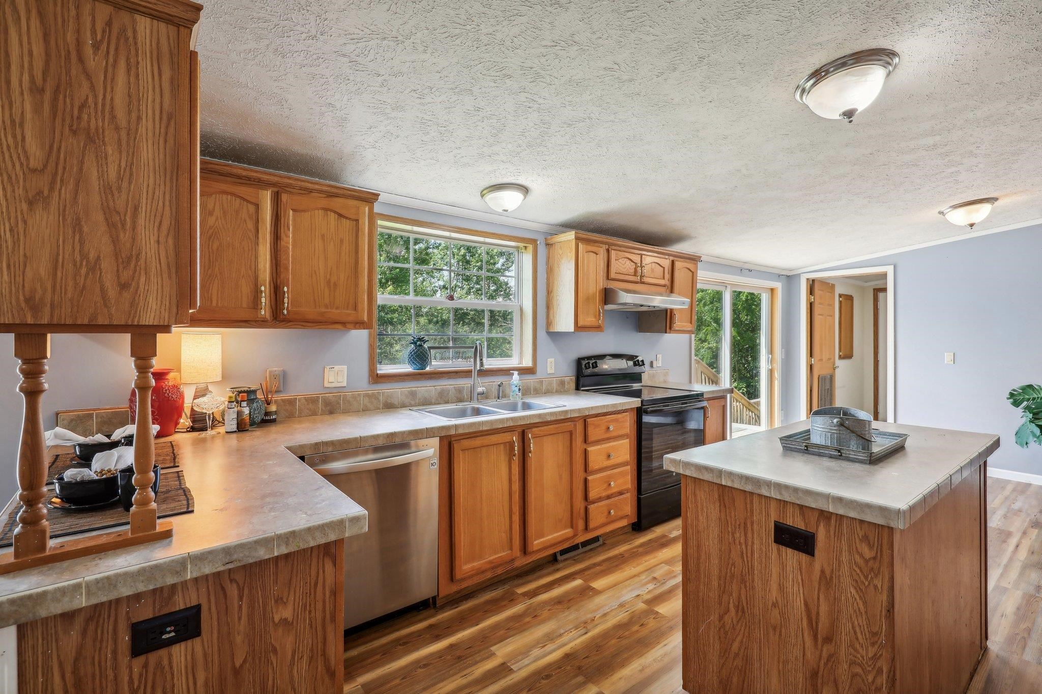 123 W Prairie Street