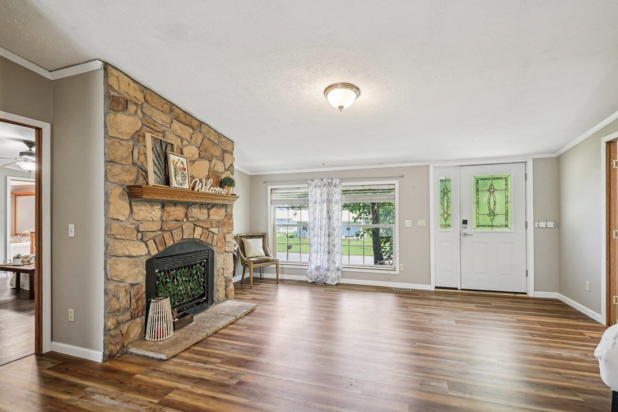 123 W Prairie Street