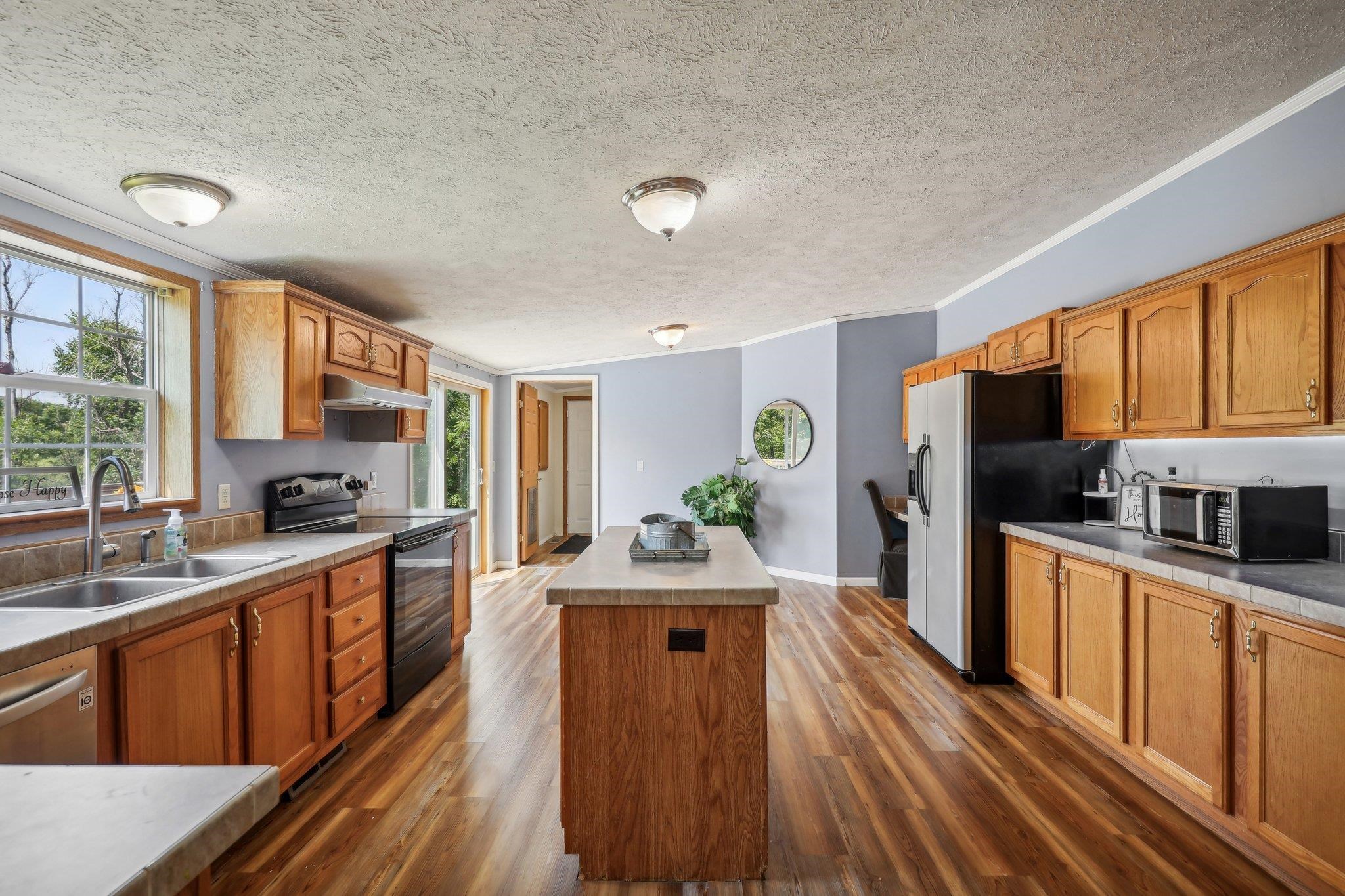 123 W Prairie Street