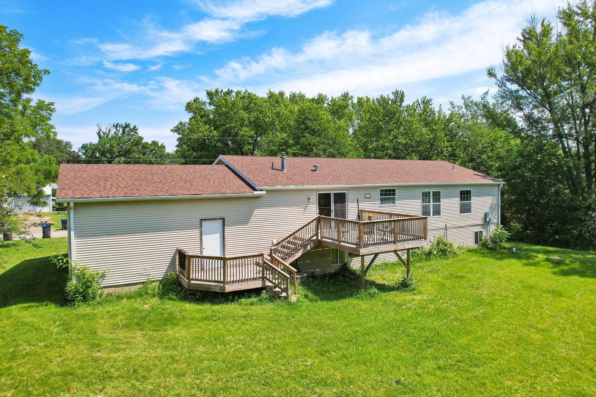 123 W Prairie Street