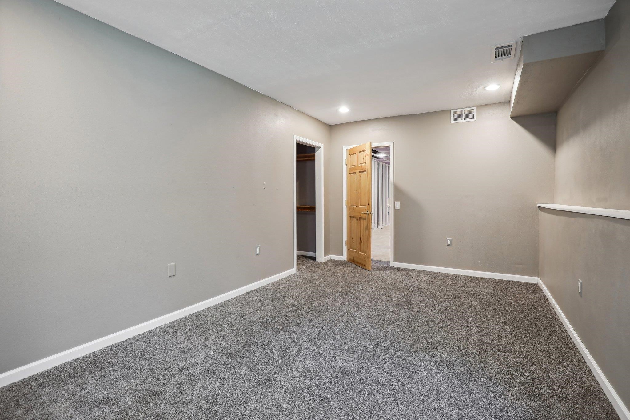 123 W Prairie Street