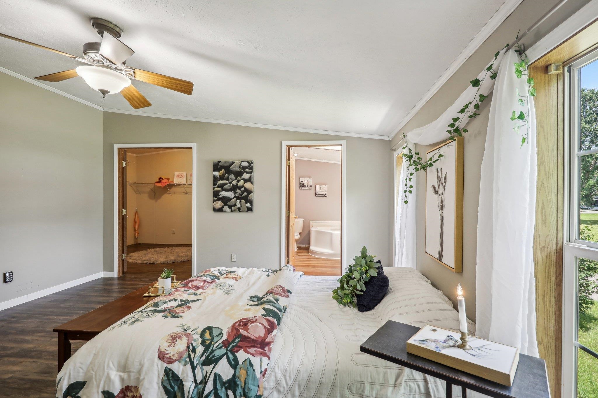 123 W Prairie Street